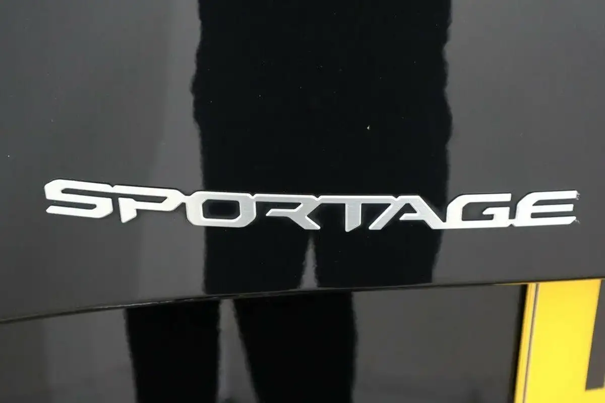 2024-kia-sportage-16-t-gdi-gt-line-226bhp-hev-auto-big-32