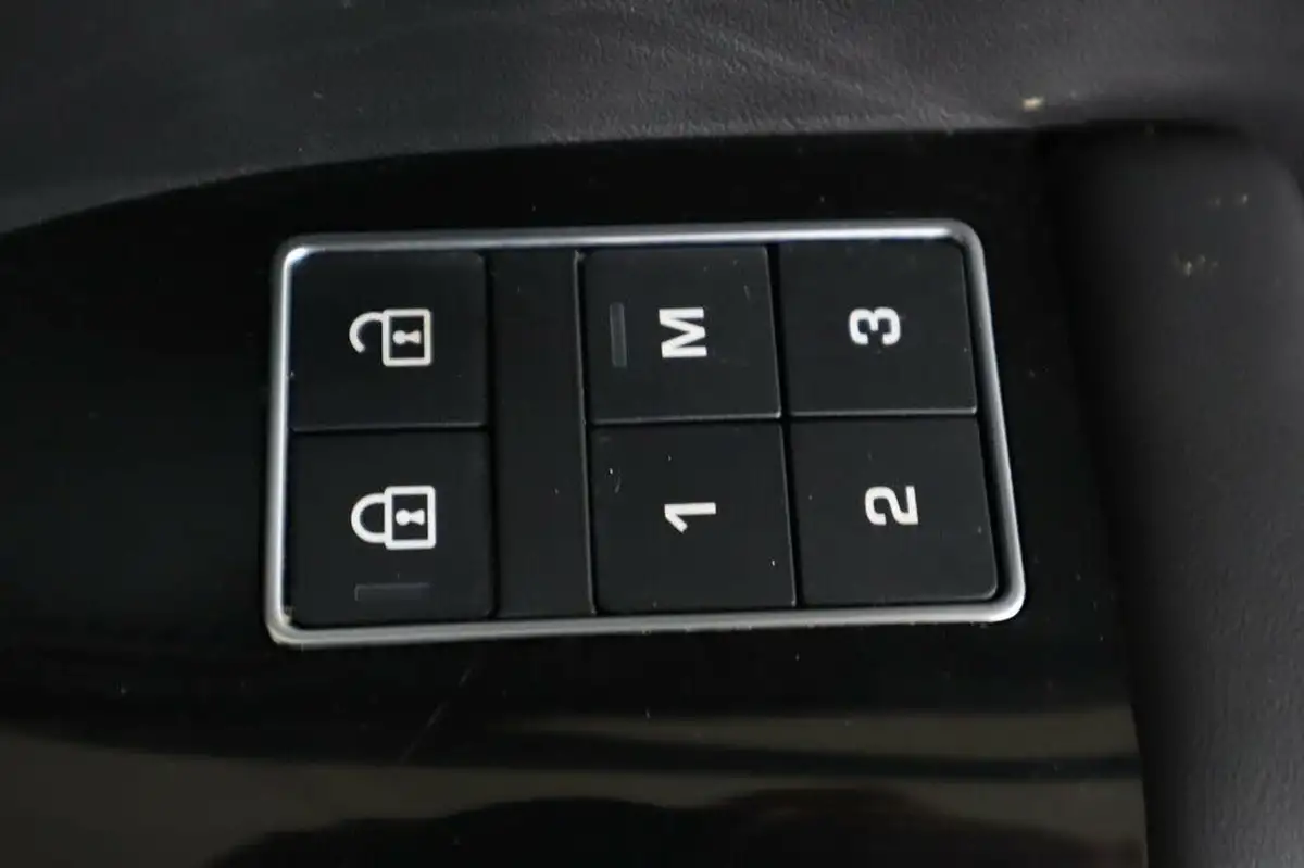 2020-land-rover-range-rover-sport-20-p400e-hse-dynamic-big-26