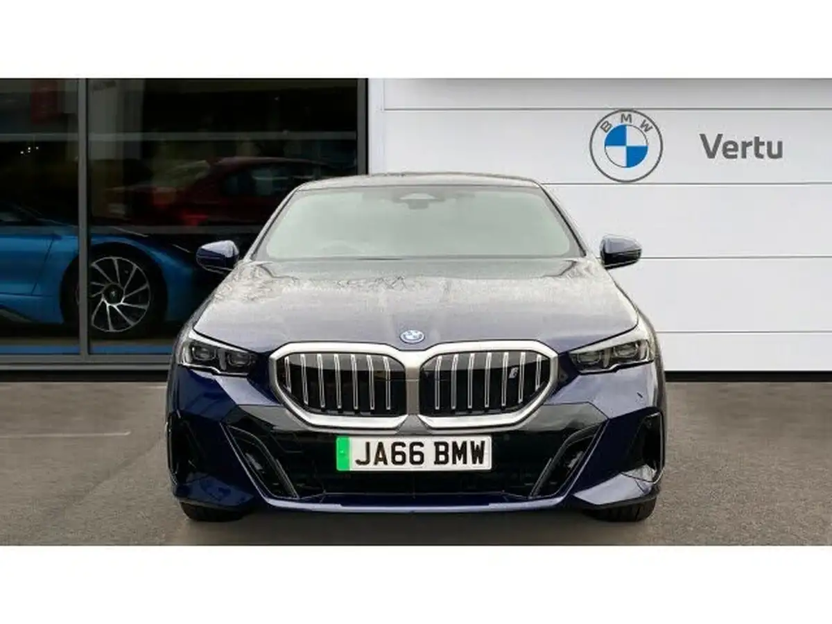 2024-bmw-5-series-e-i5-edrive40-m-sport-saloon-4d-big-15