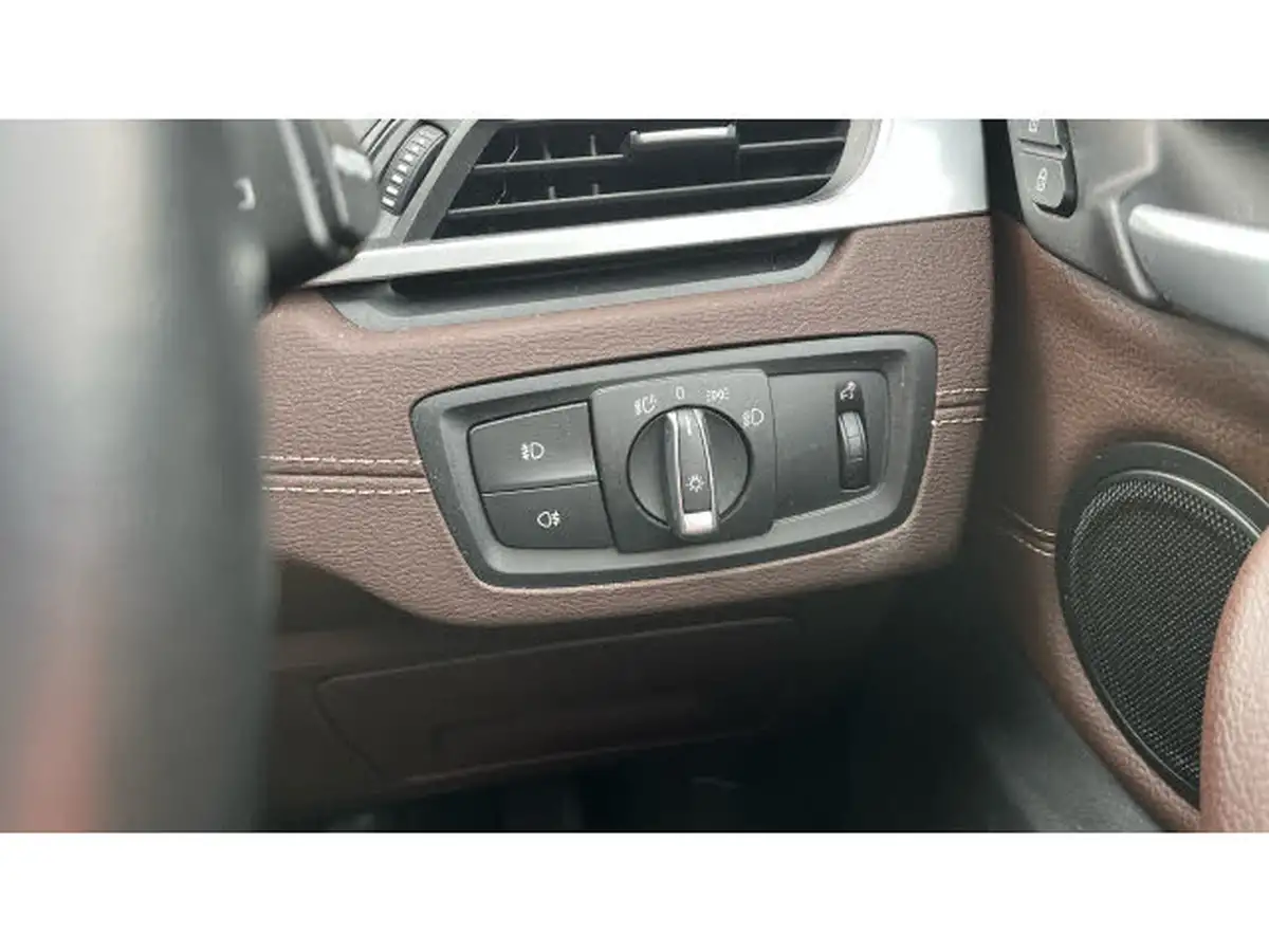 2021-bmw-x1-20-xdrive20i-xline-big-24
