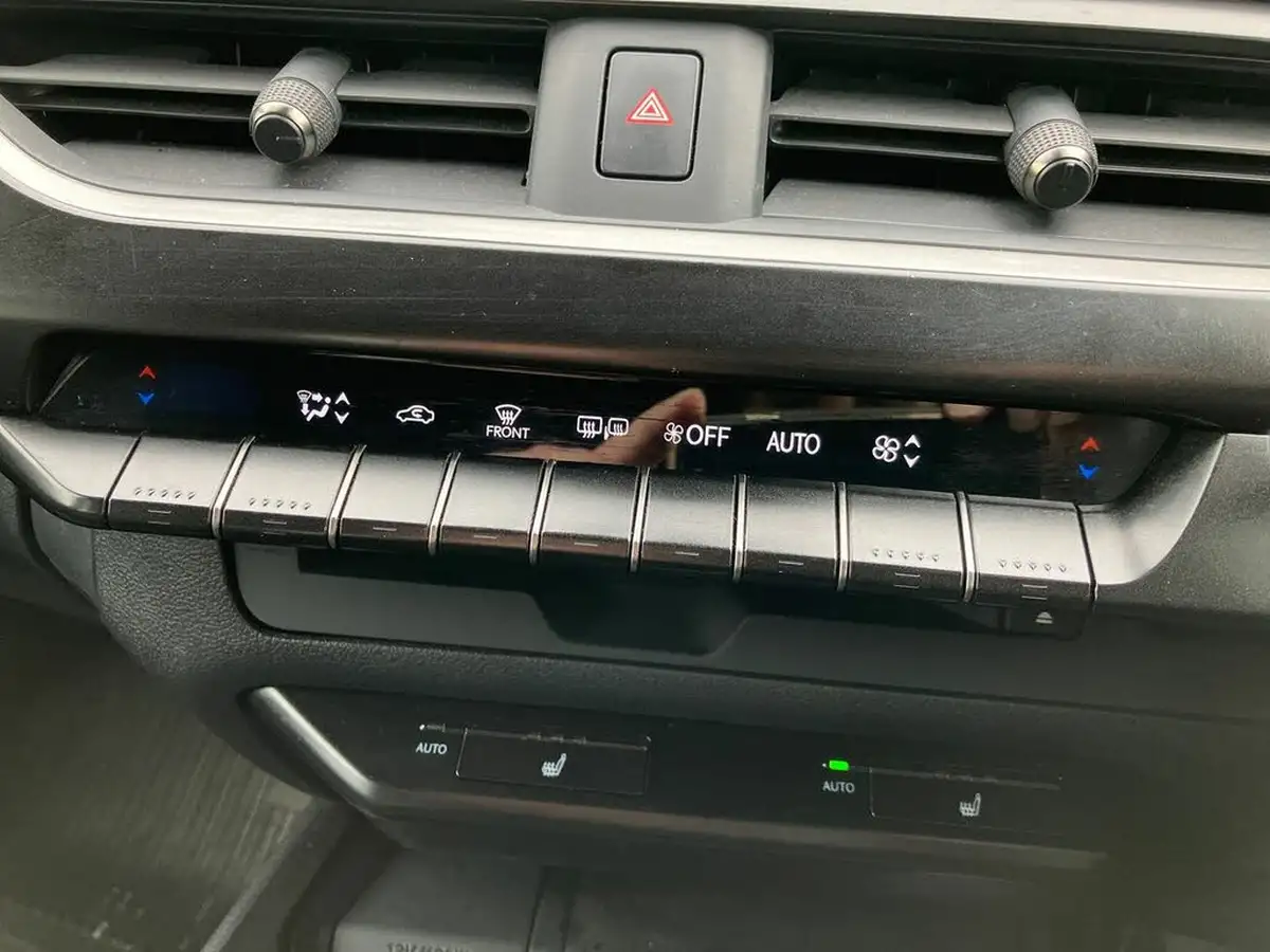 2021-lexus-ux-250h-20-ux-184bhp-without-navigation-big-13
