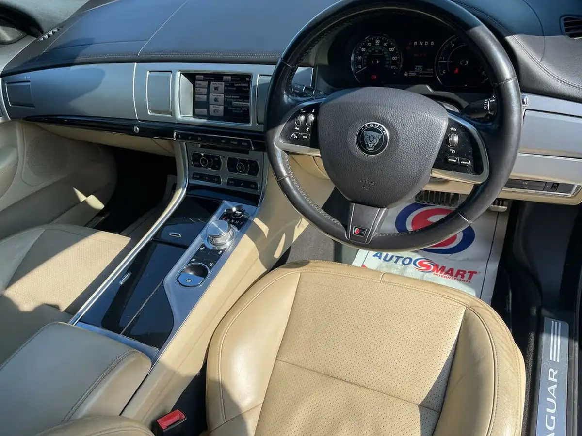 2014-jaguar-xf-30td-s-premium-luxury-saloon-4d-big-40