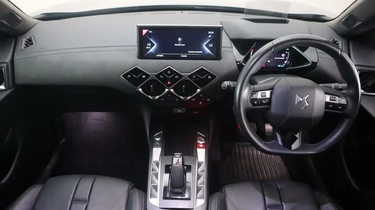2020-ds-ds-3-crossback-e-tense-ultra-prestige-big-13