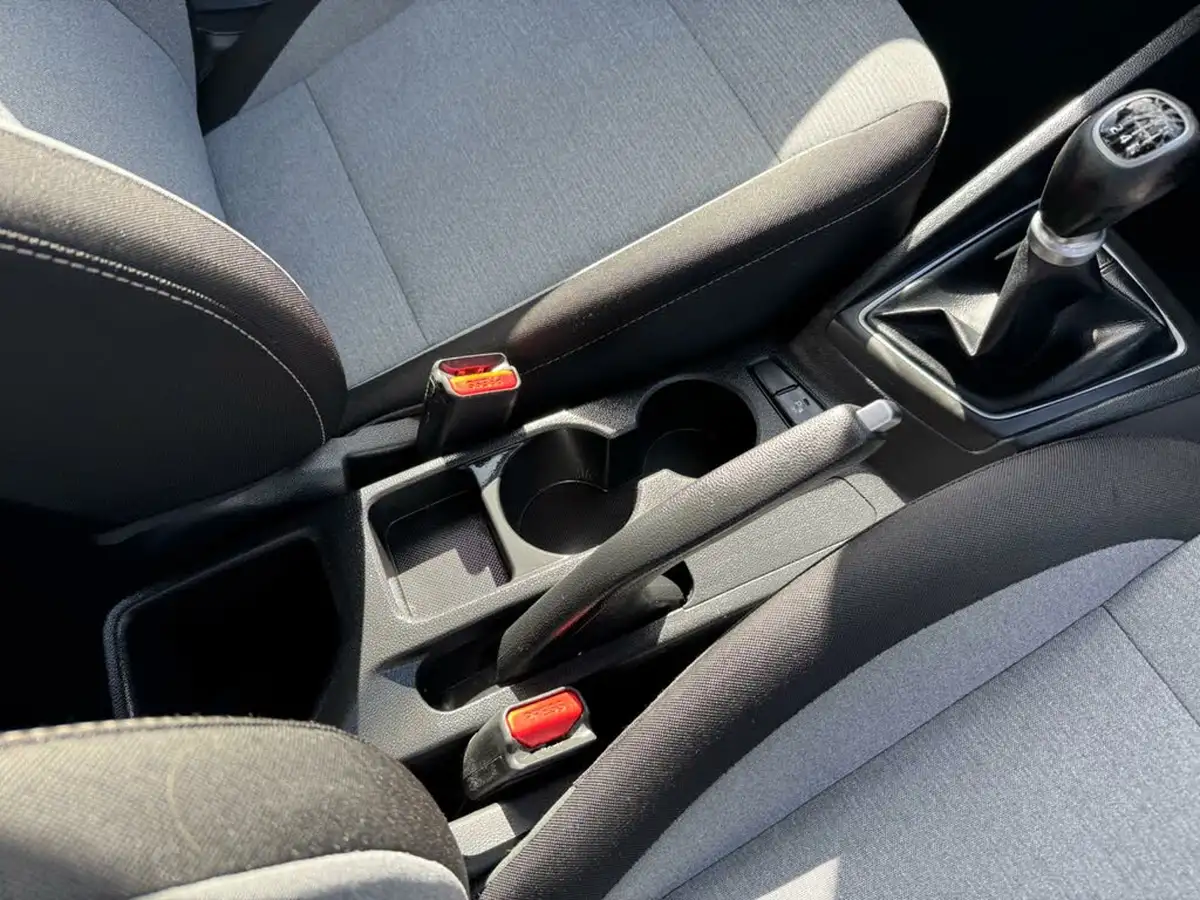 2016-hyundai-i20-12-se-hatchback-5d-big-37