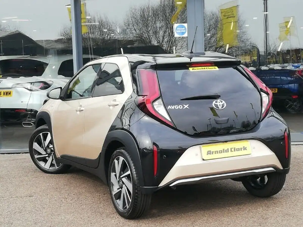 2023-toyota-aygo-x-10-vvt-i-exclusive-big-1