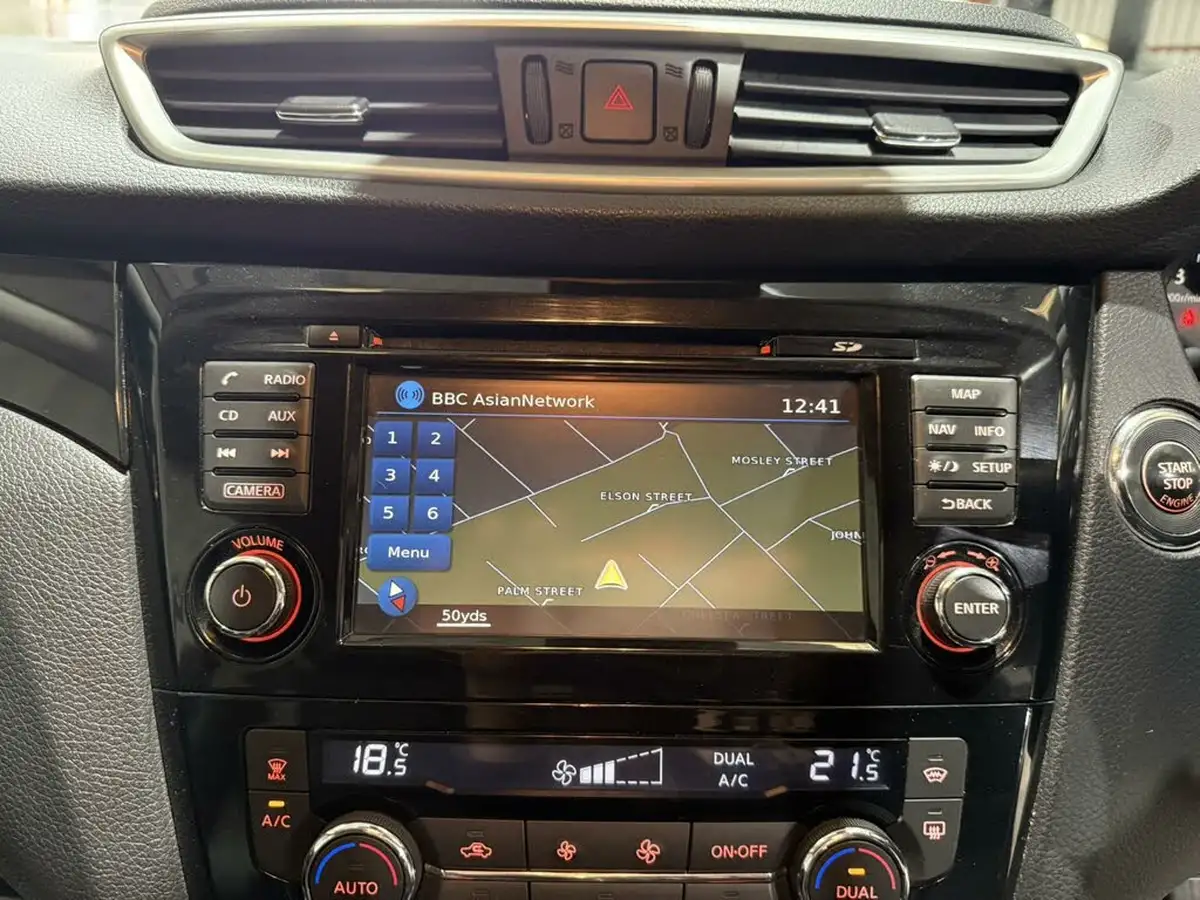 2015-nissan-qashqai-16dci-tekna-4x4-glass-roof-big-41