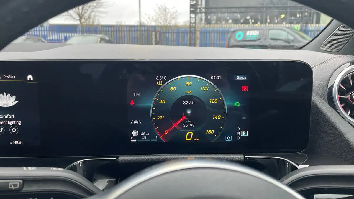 2021-mercedes-benz-b-class-20d-b180d-amg-line-executive-edition-big-12