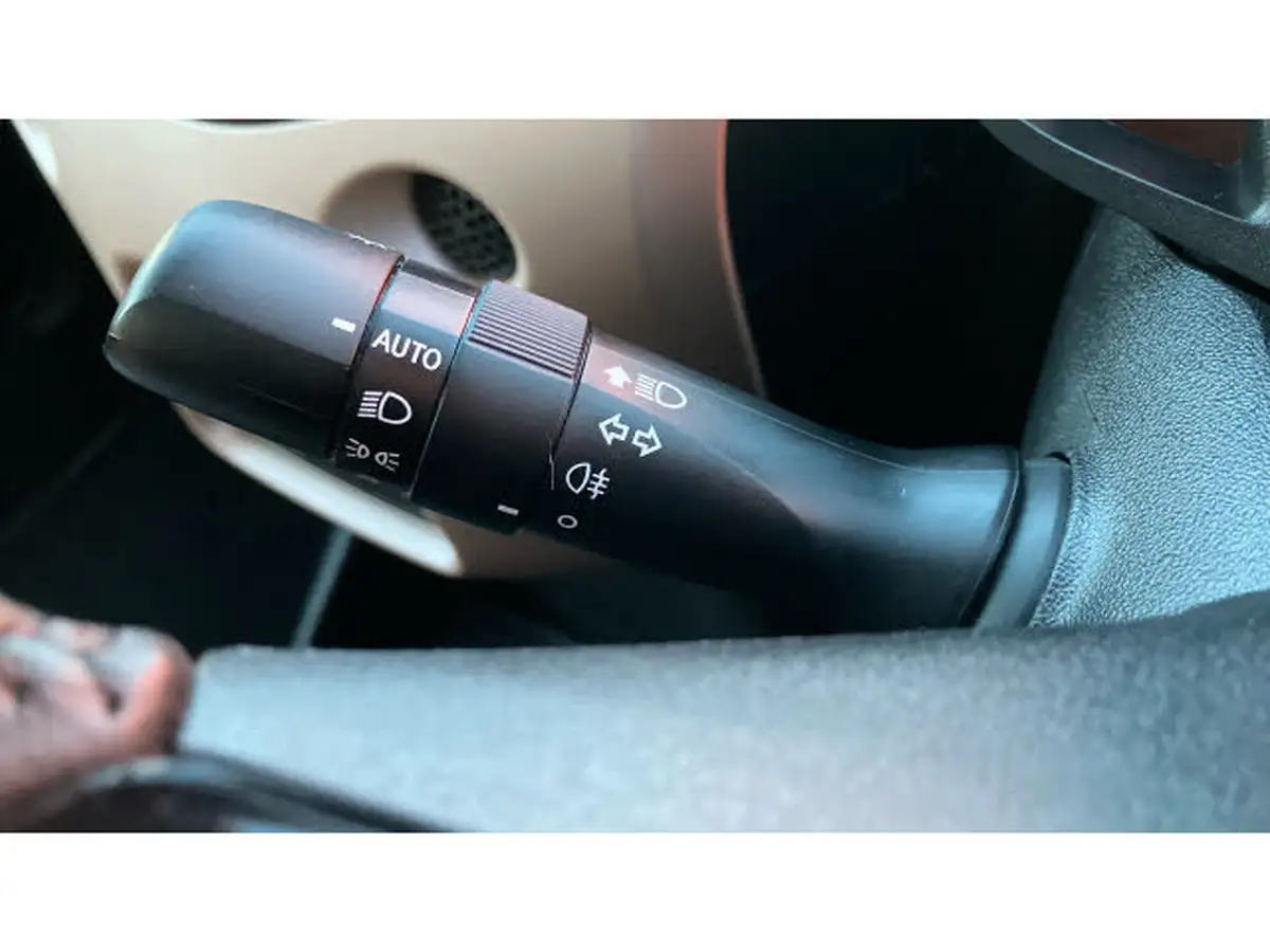 2019-citroen-c1-10-vti-elle-big-29