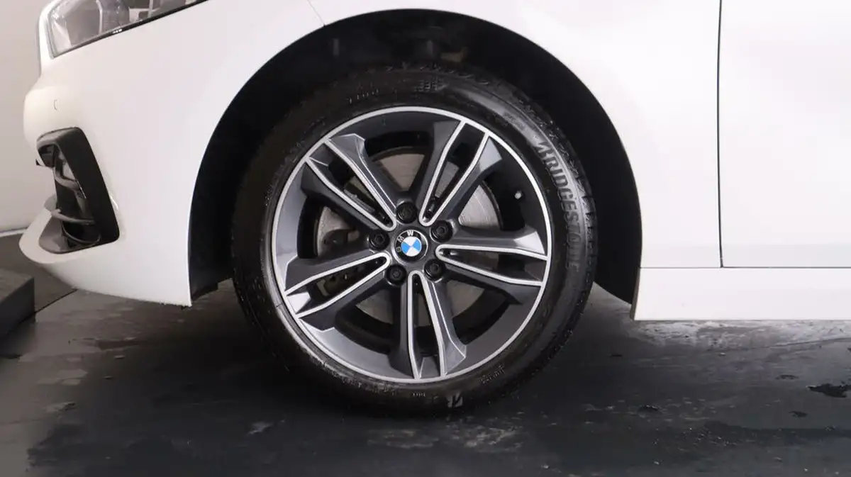 2022-bmw-1-series-big-18