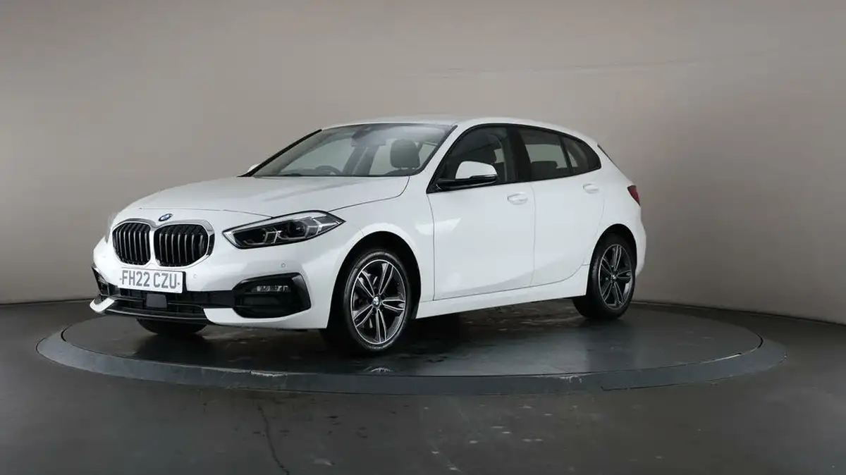 2022-bmw-1-series-big-36