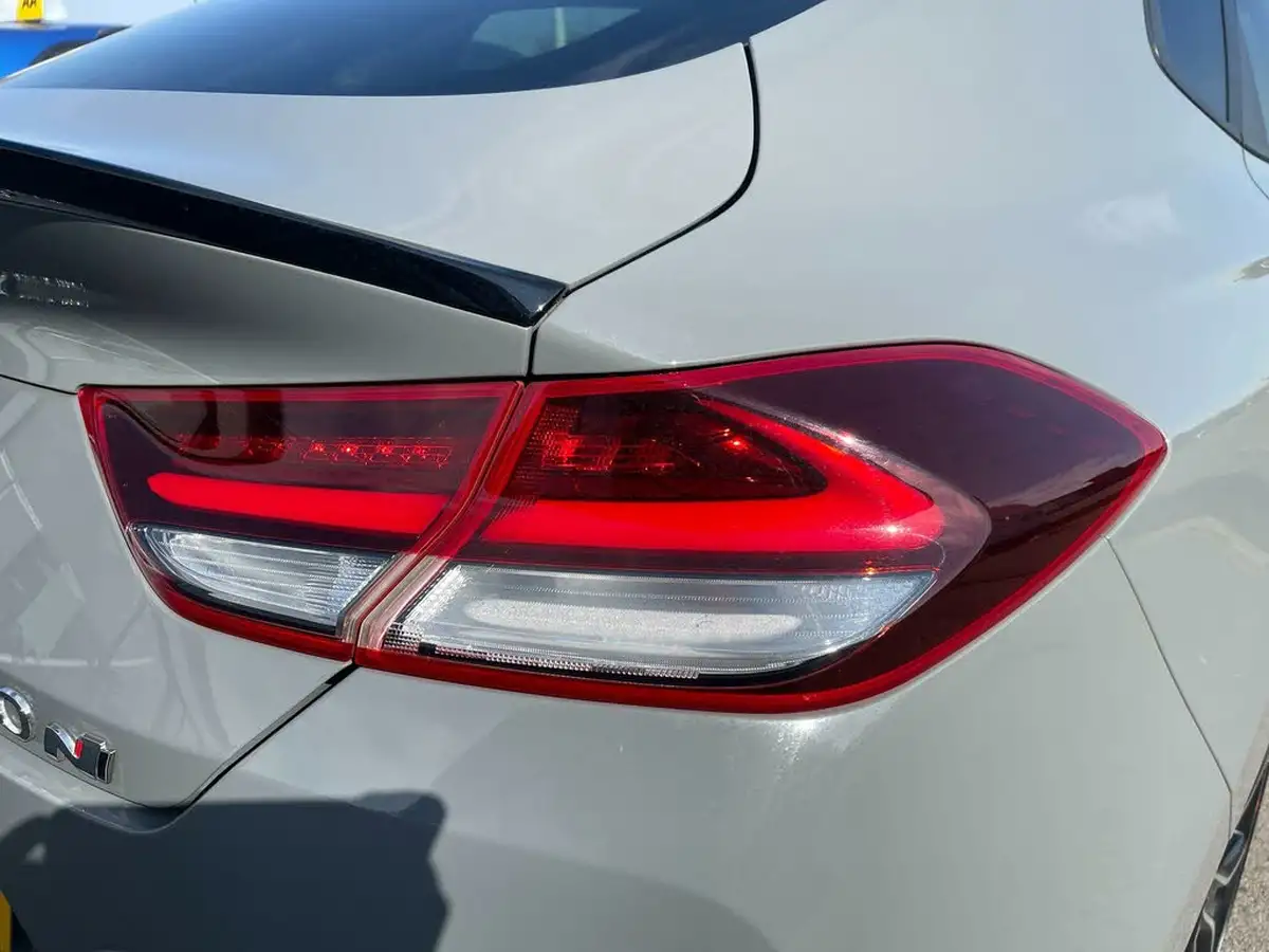 2019-hyundai-i30-n-20-t-gdi-n-performance-fastback-big-44