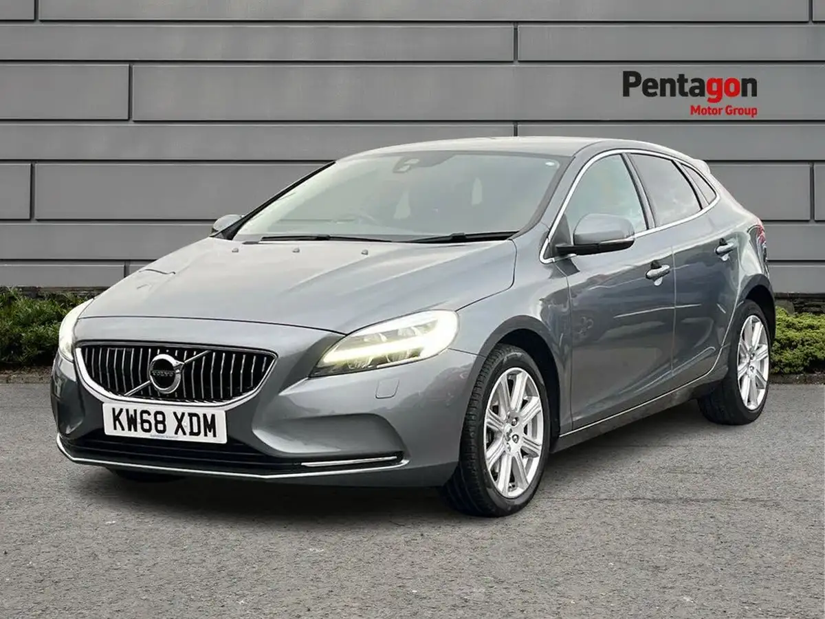 2019-volvo-v40-15-t3-inscription-big-2