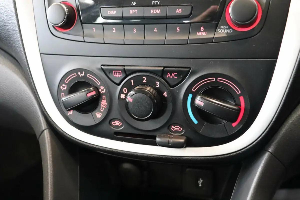 2015-suzuki-celerio-10-sz4-big-41