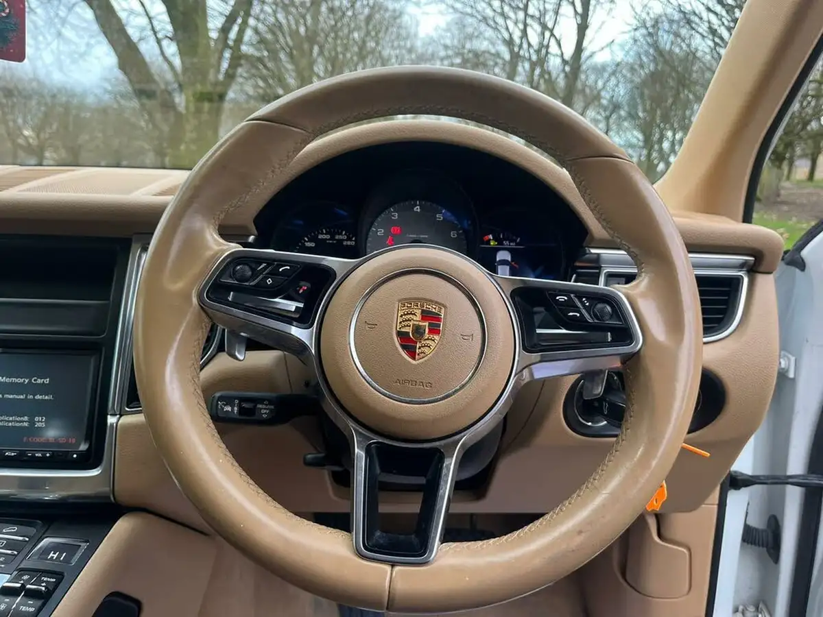 2015-porsche-macan-30-s-big-41