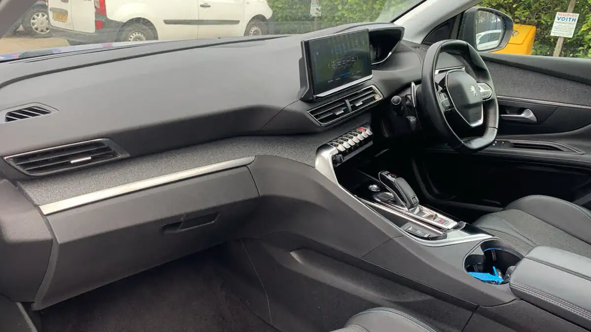 2021-peugeot-3008-suv-12-puretech-allure-premium-eat8-big-11