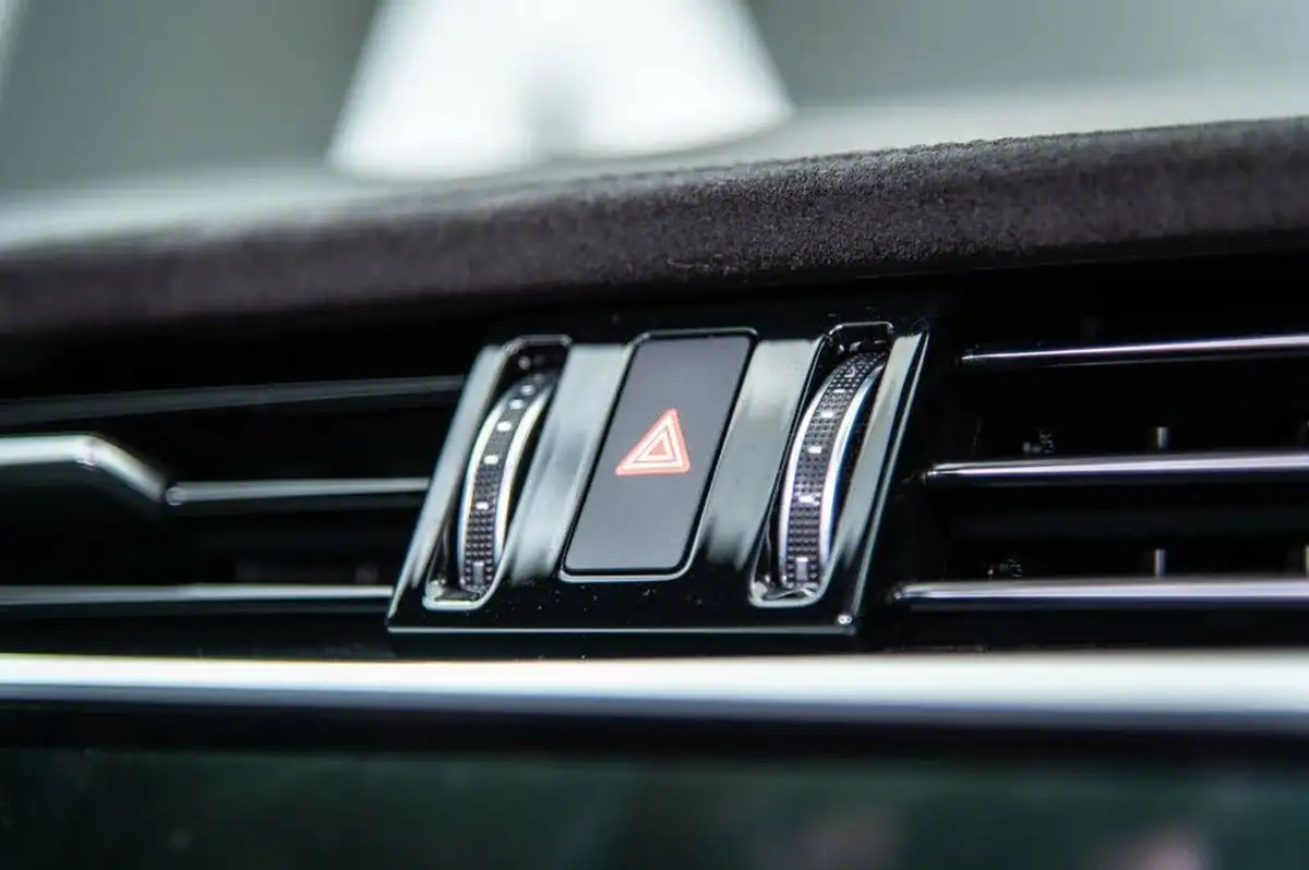 2021-jaguar-f-pace-50-v8-svr-big-39