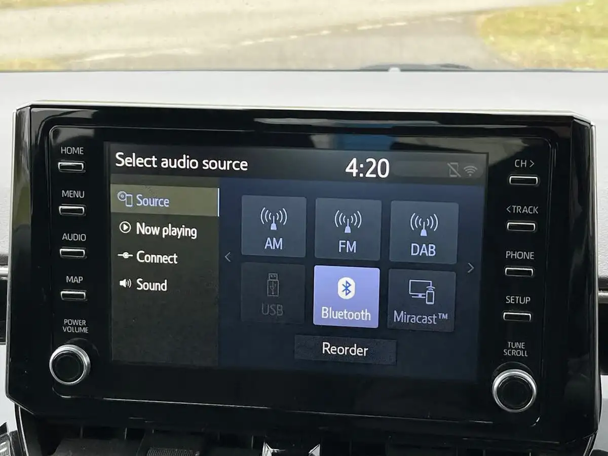 2021-toyota-corolla-18-vvt-i-icon-tech-trk-hatchback-5d-big-19