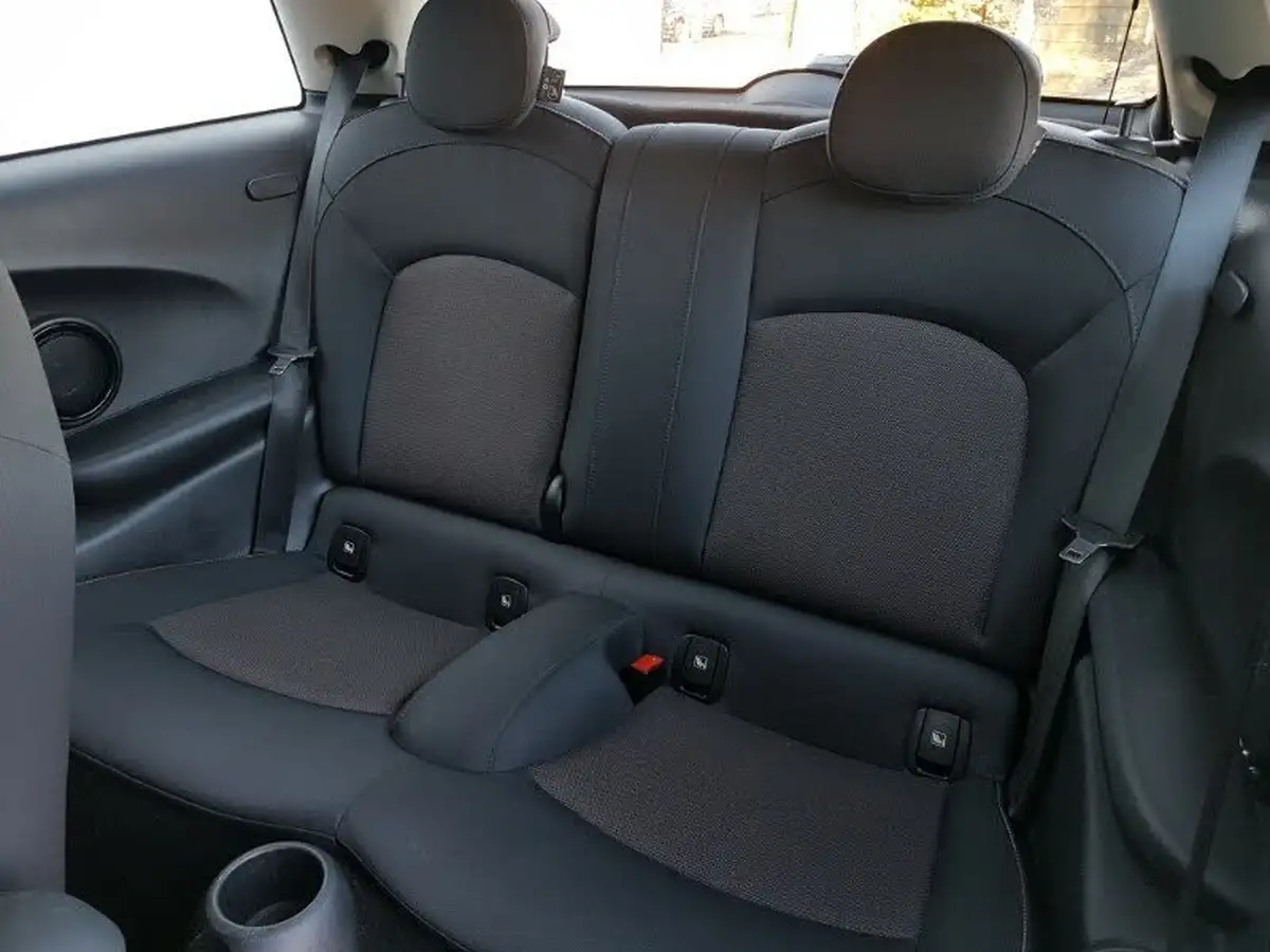 2021-mini-cooper-15-cooper-classic-hatchback-3d-big-5