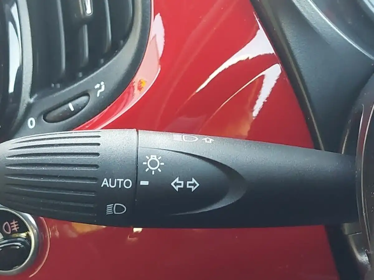 2023-fiat-500c-10-red-big-15