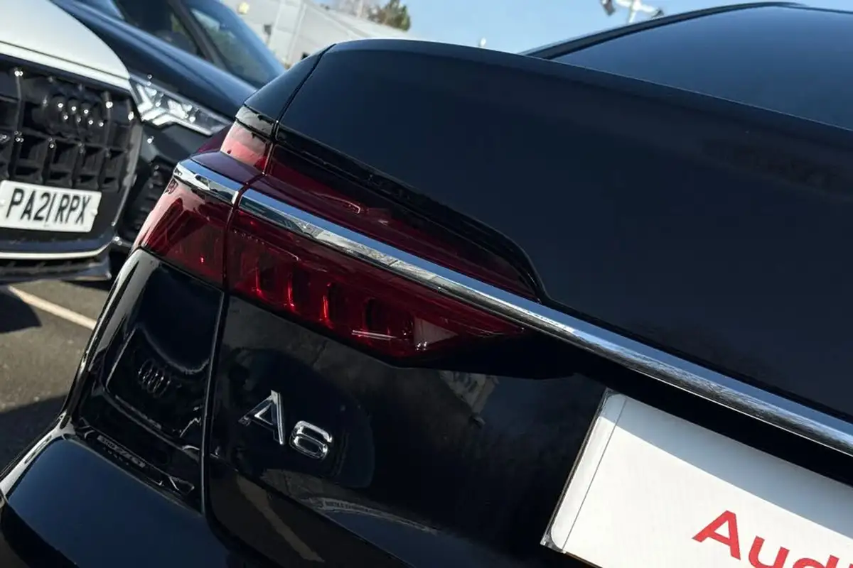 2022-audi-a6-saloon-20-40-tfsi-s-line-big-33
