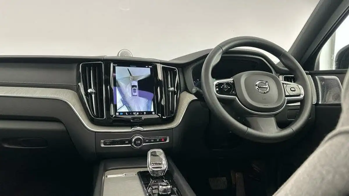 2023-volvo-xc60-20-t8-ultimate-dark-big-29