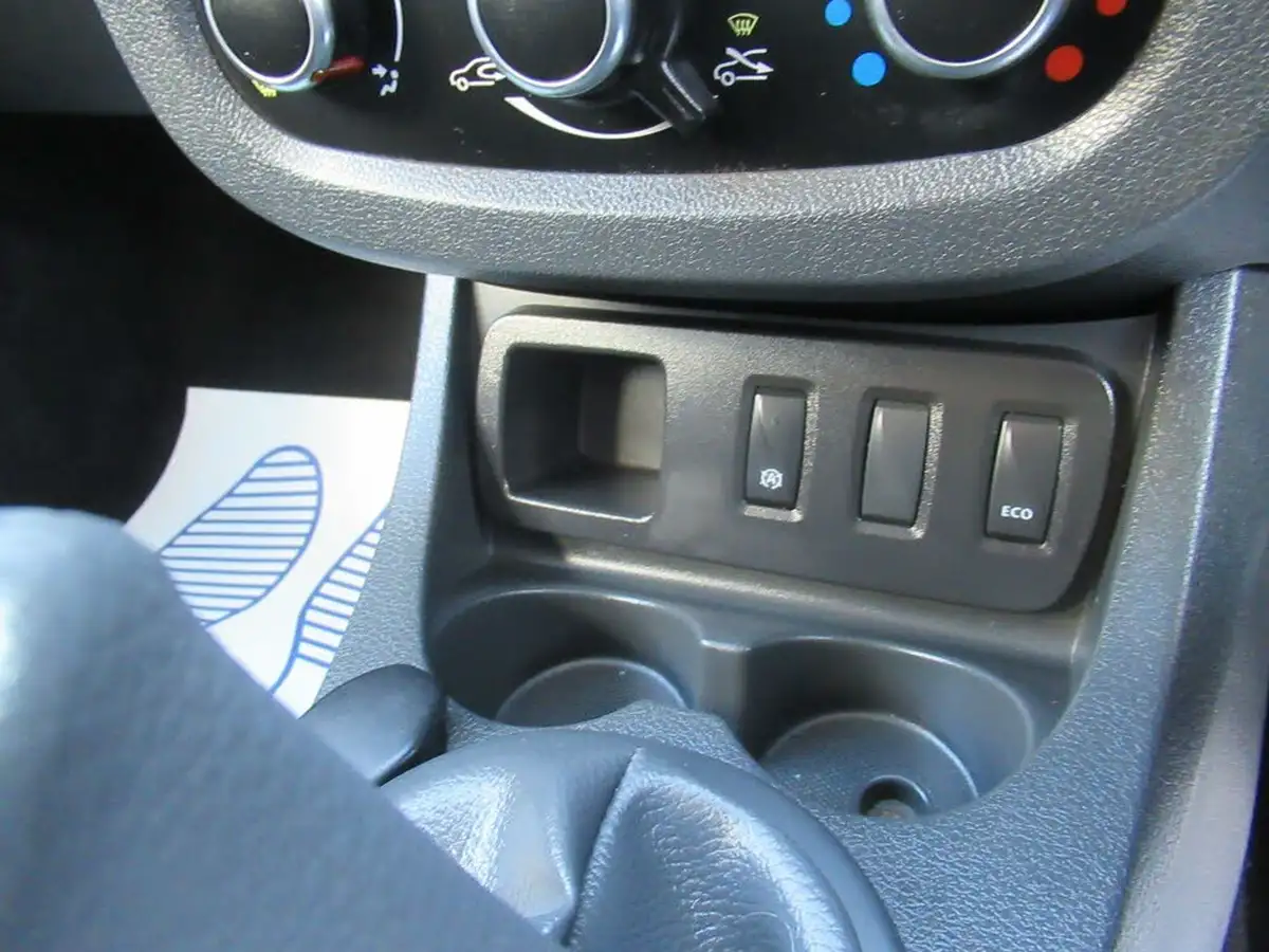 2017-dacia-duster-16-sce-ambiance-big-11