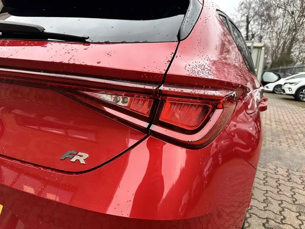 2022-seat-leon-big-18