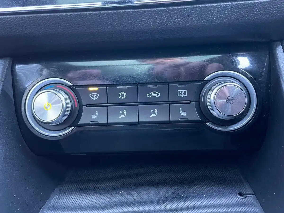 2021-mg-zs-suv-e-exclusive-ev-big-42