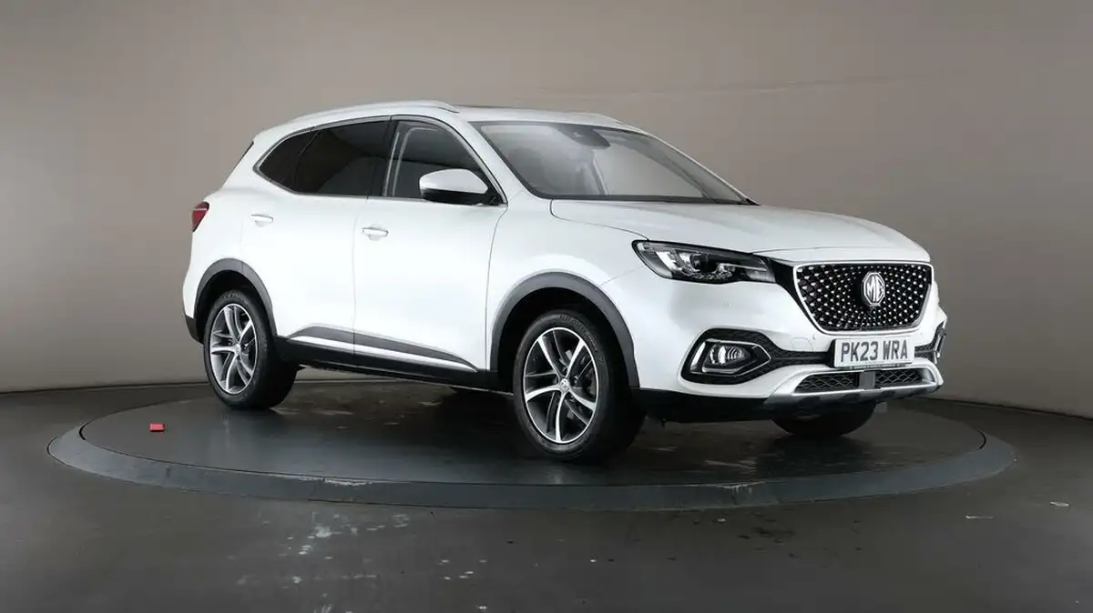 2023-mg-hs-15t-gdi-exclusive-162ps-dct-big-1