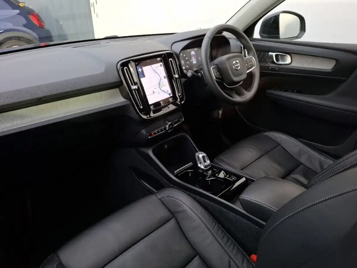 2022-volvo-xc40-15-t4-inscription-big-4