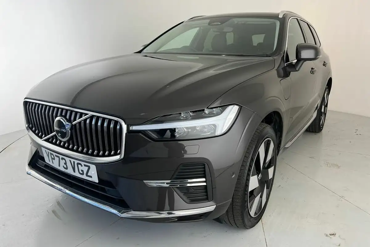 2023-volvo-xc60-20-t8-ultimate-bright-big-25