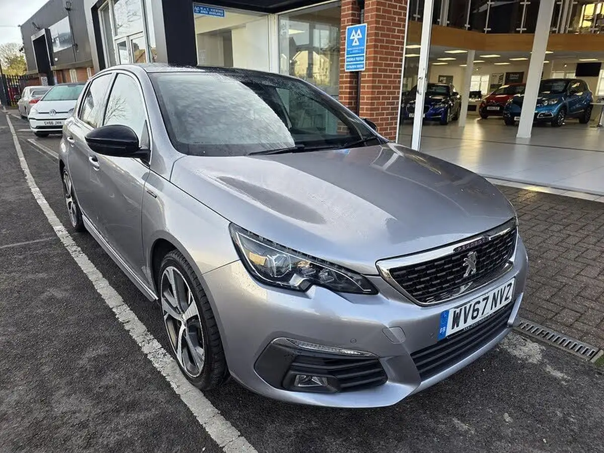 2017-peugeot-308-12-puretech-gt-line-big-0