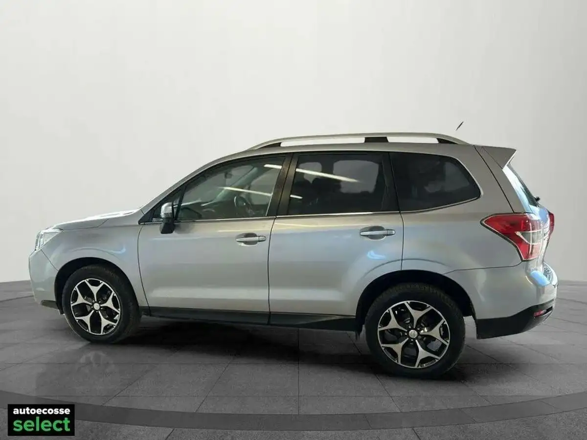2013-subaru-forester-20-xt-turbo-big-12