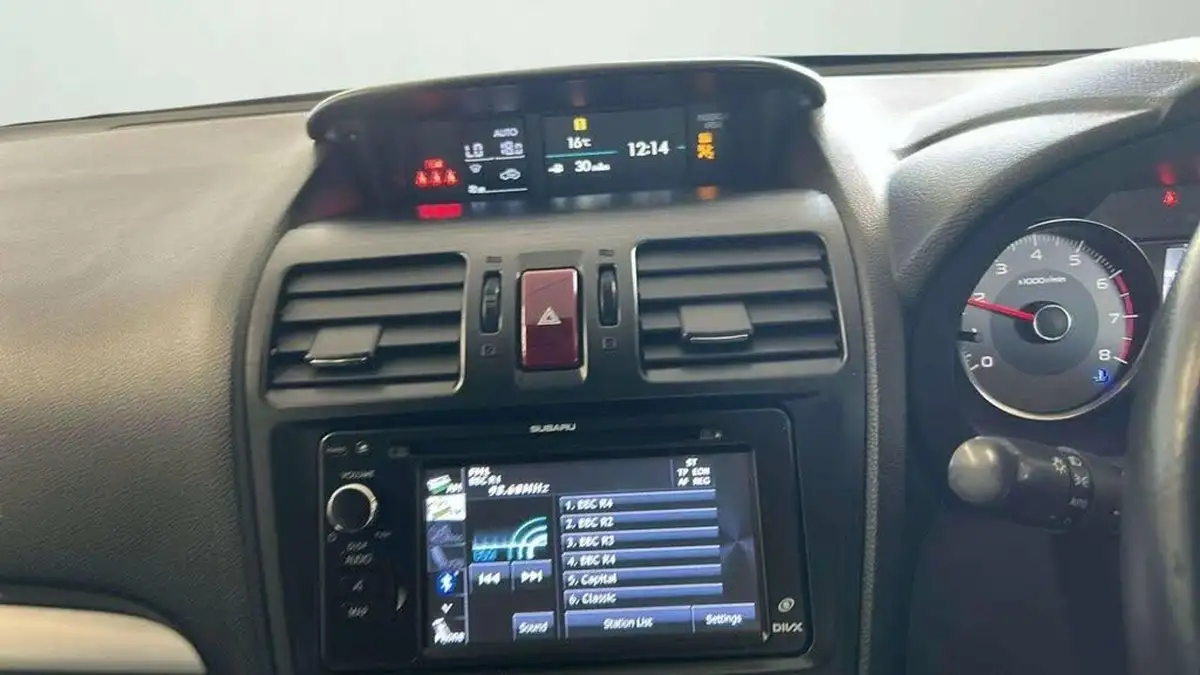 2013-subaru-forester-20-xt-turbo-big-40