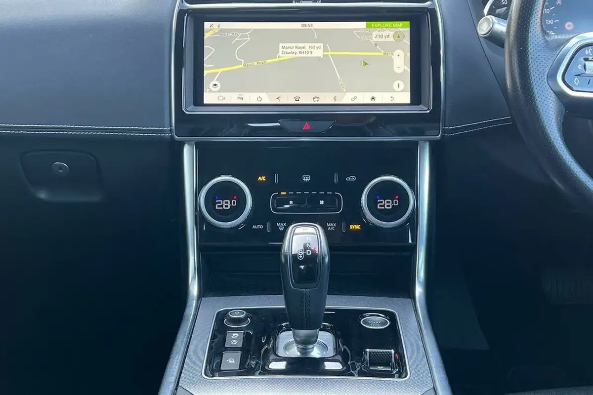 2020-jaguar-xe-20i-r-dynamic-s-250ps-big-23