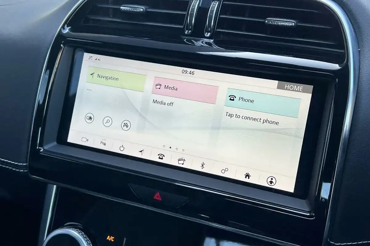 2020-jaguar-xe-20i-r-dynamic-s-250ps-big-46