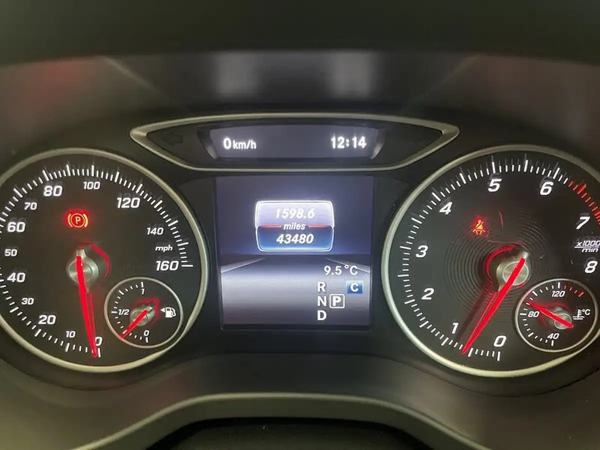 2017-mercedes-benz-a-class-16-a180-se-ss-7g-dct-big-13