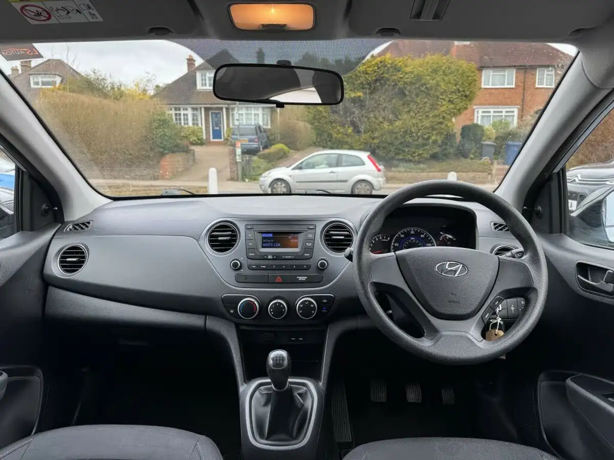 2019-hyundai-i10-10-s-big-15