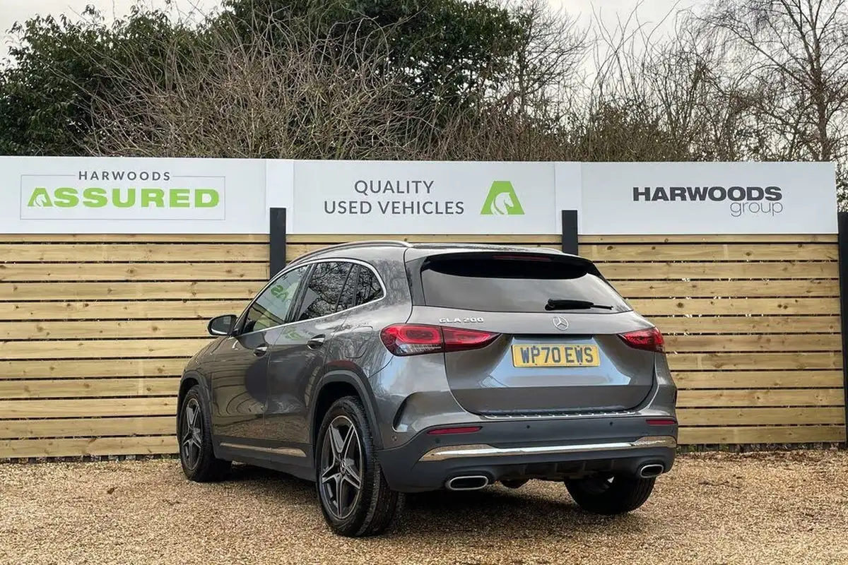 2021-mercedes-benz-gla-class-13-gla-200-amg-line-executive-big-9