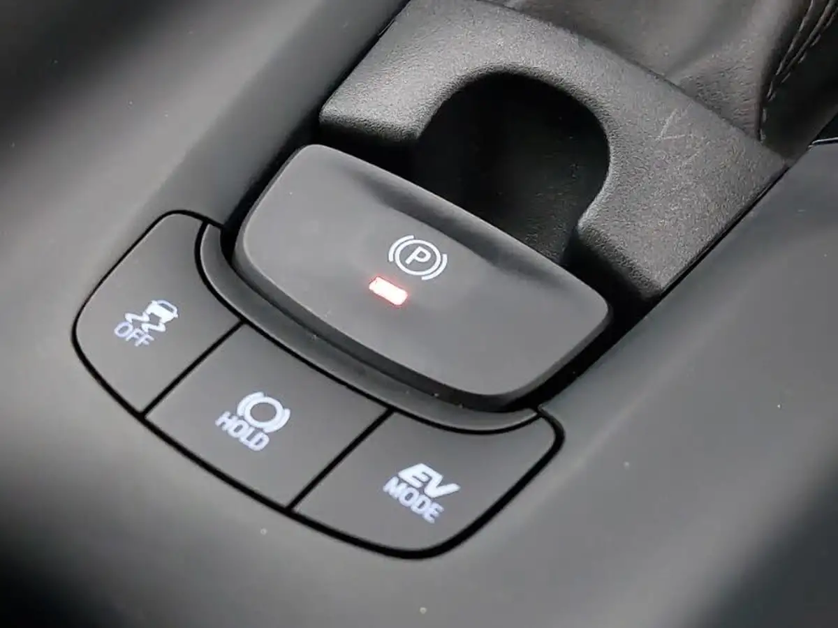 2021-toyota-c-hr-18-vvt-i-icon-big-18