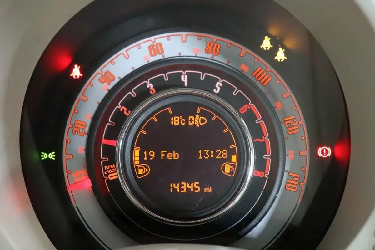 2023-fiat-500-10-big-24