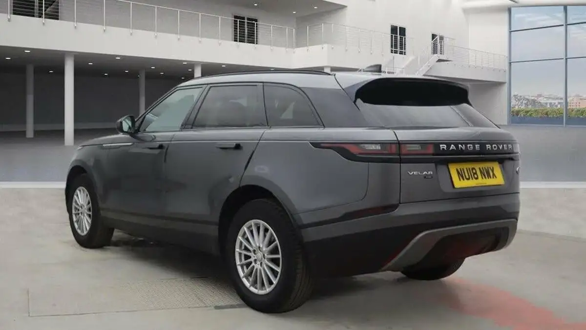 2018-land-rover-range-rover-velar-20-d180-velar-big-6