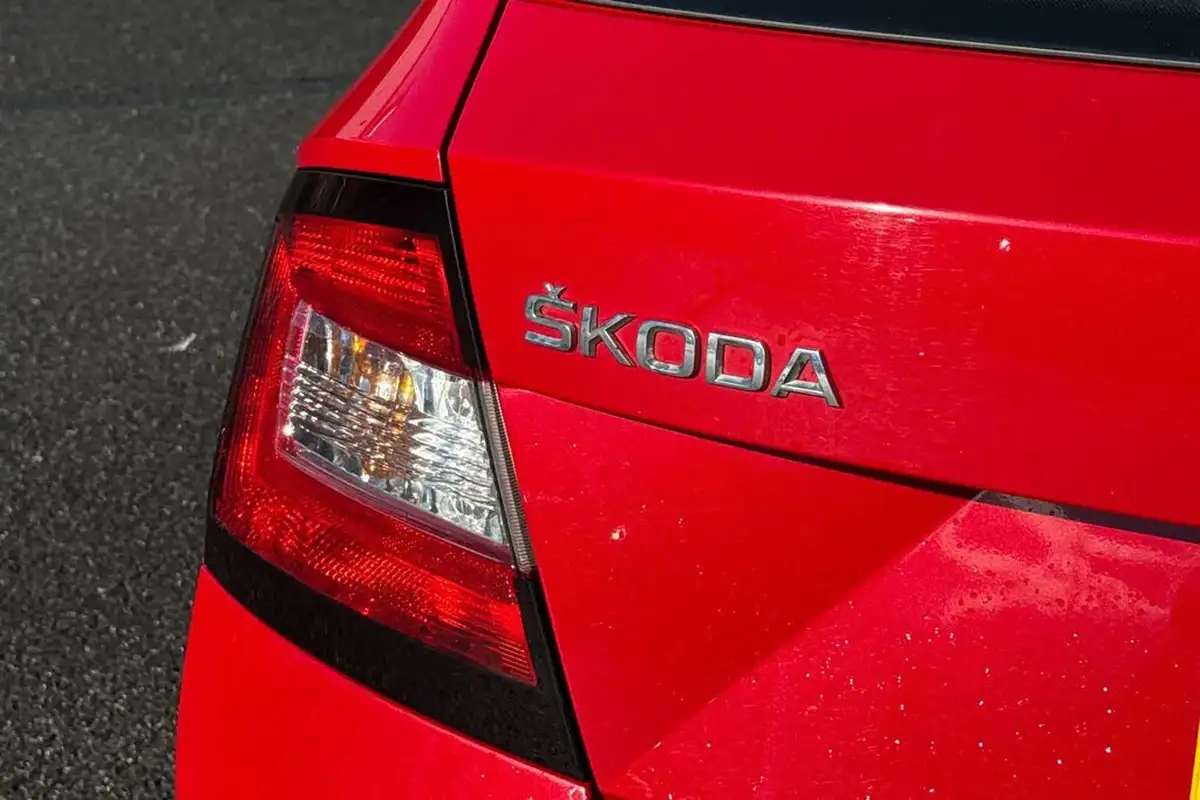 2018-skoda-fabia-10-tsi-colour-edition-ss-big-29