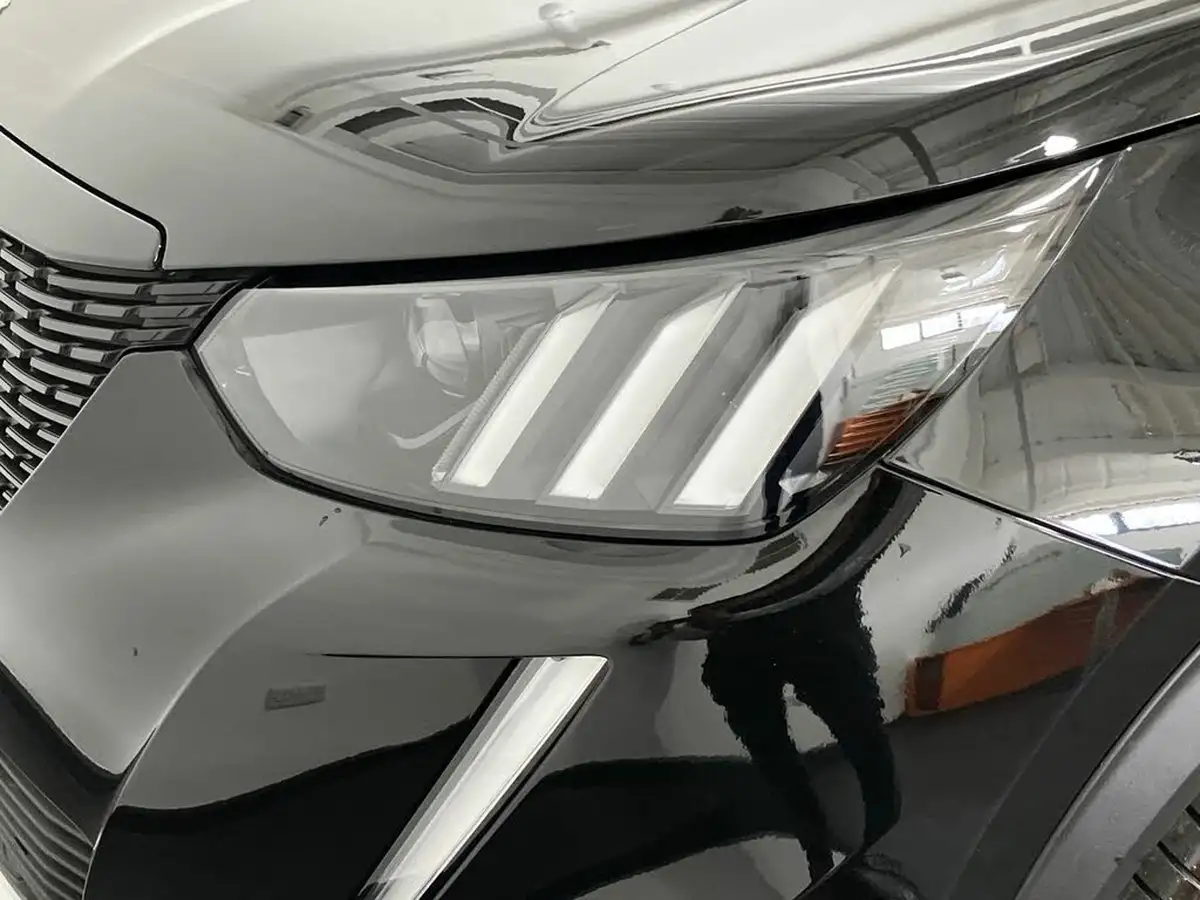 2022-peugeot-2008-suv-e-gt-premium-big-12
