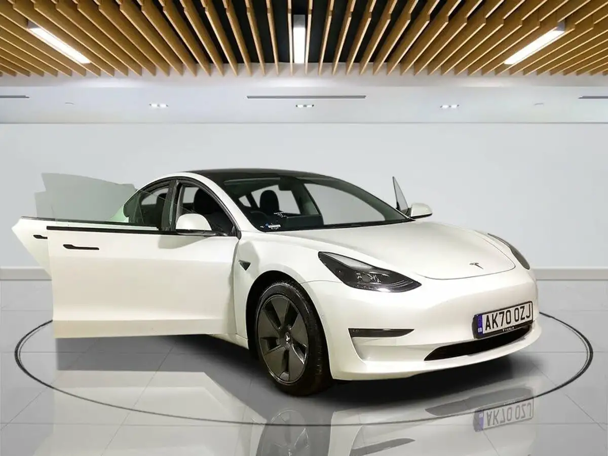 2020-tesla-model-3-e-long-range-big-9