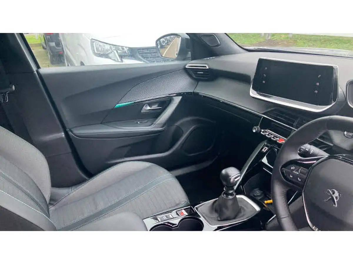 2023-peugeot-2008-suv-12-puretech-allure-premium-100bhp-big-13