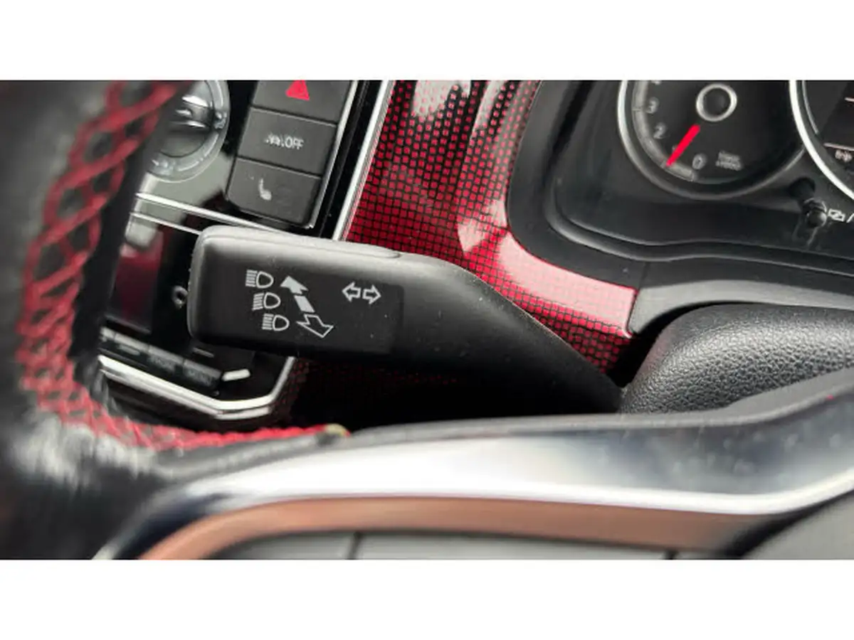 2021-volkswagen-up-10-gti-3d-big-24