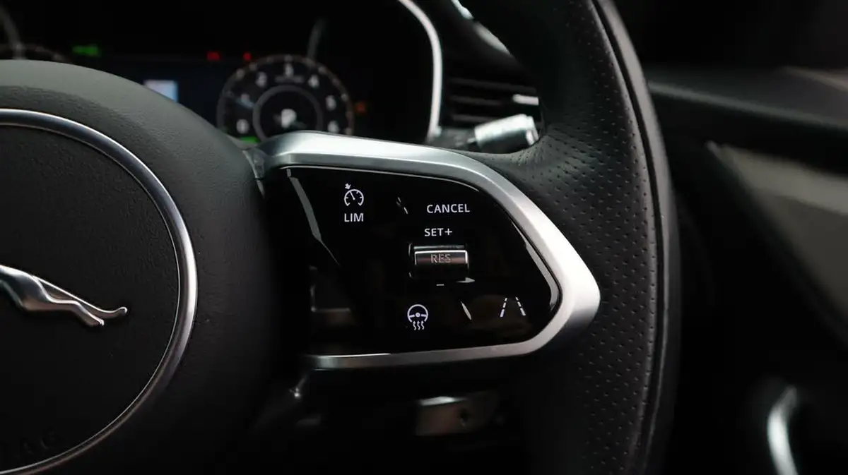 2021-jaguar-f-pace-20-p400e-s-big-26