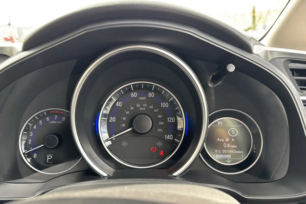2019-honda-jazz-13-i-vtec-se-navi-cvt-big-12