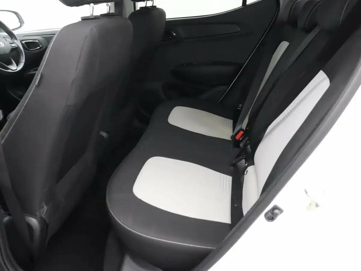 2021-hyundai-i10-10-premium-big-9